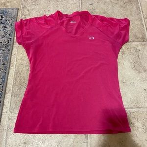 Women’s Medium Under Armour shirt